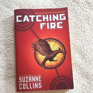 Catching Fire by Suzanne Collins - Red Cover